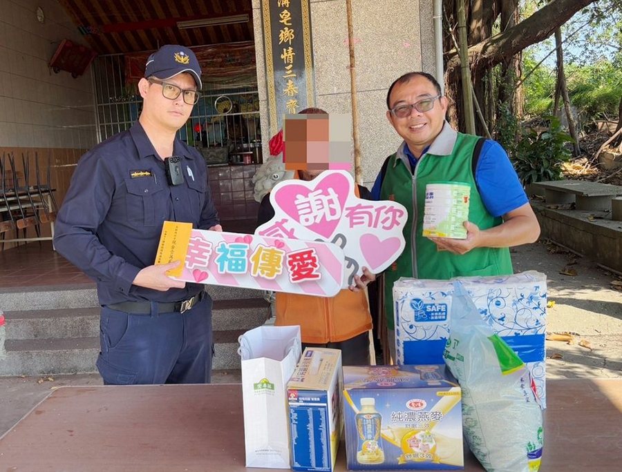 關懷獨老 北港警攜張榮發基金會送暖